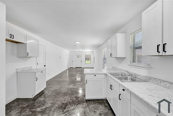 728 King Ave — Photo 4