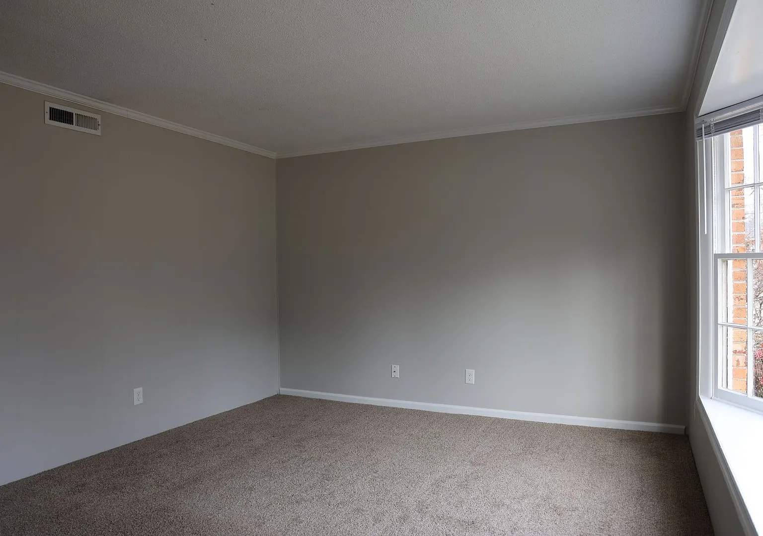Charming 2bd 1.5ba — Photo 2