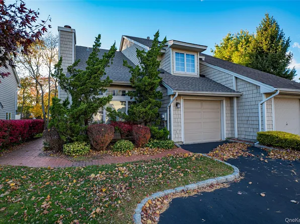 4 Cedar Ridge Lane, Bay Shore, NY 11706