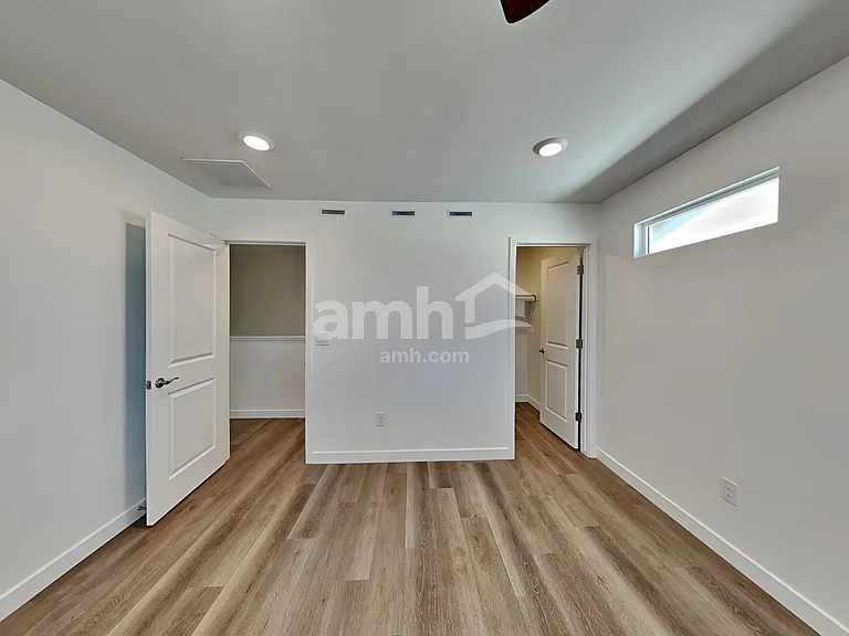 6217 W Calle Bilboa — Photo 8