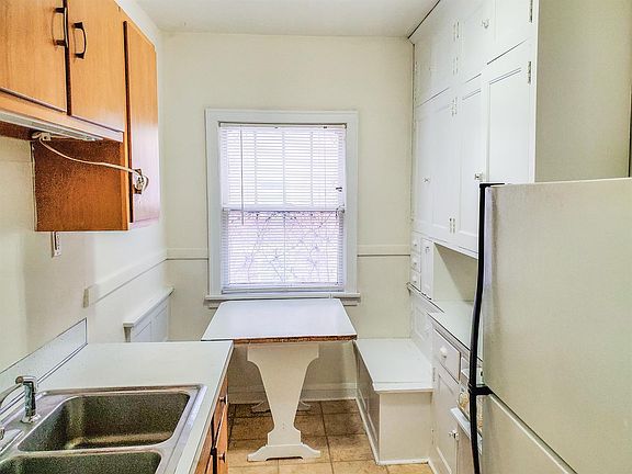 4th image of 3432 Emerson Ave S #893b56b67