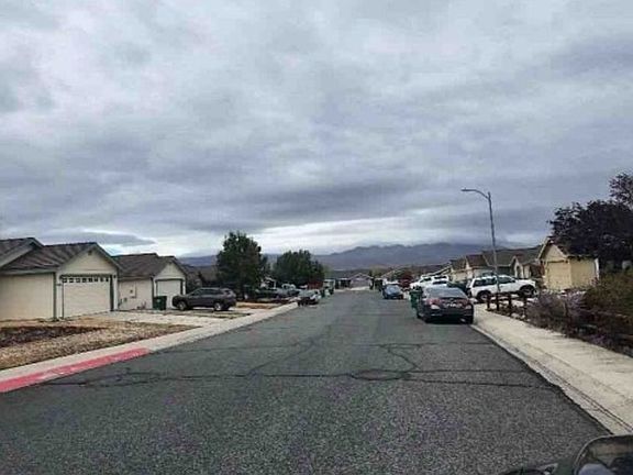 Exterior Neighborhood (street photo)