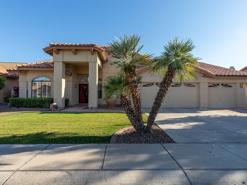 1st image of 1625 W Desert Broom Dr