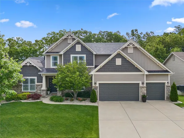 320 Parkview Manor Ln, Wentzville, MO 63385