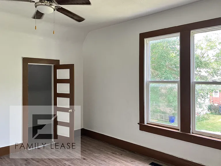 1613 N Edward St — Photo 13