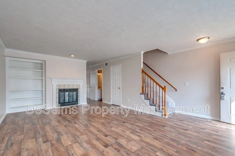 2 bed, 2.5 bath, 1159 sqft, $1,550 — Photo 3