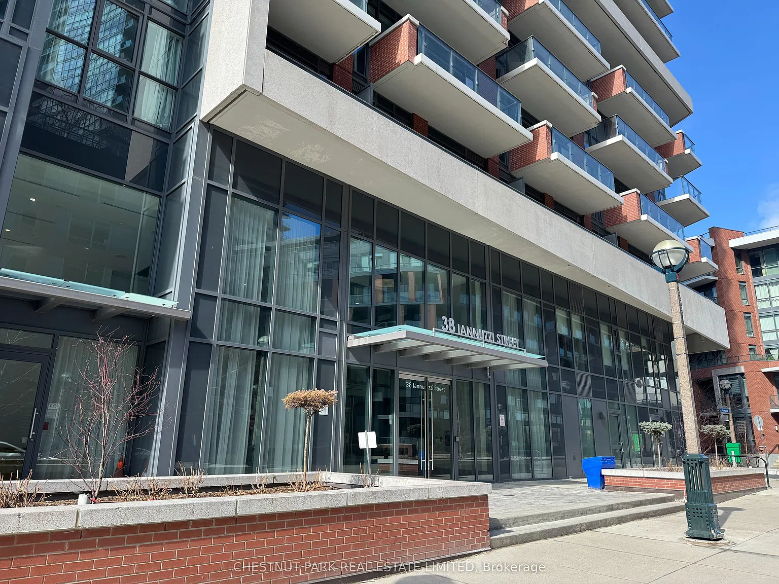 2 bed, $2,700 — Photo 1