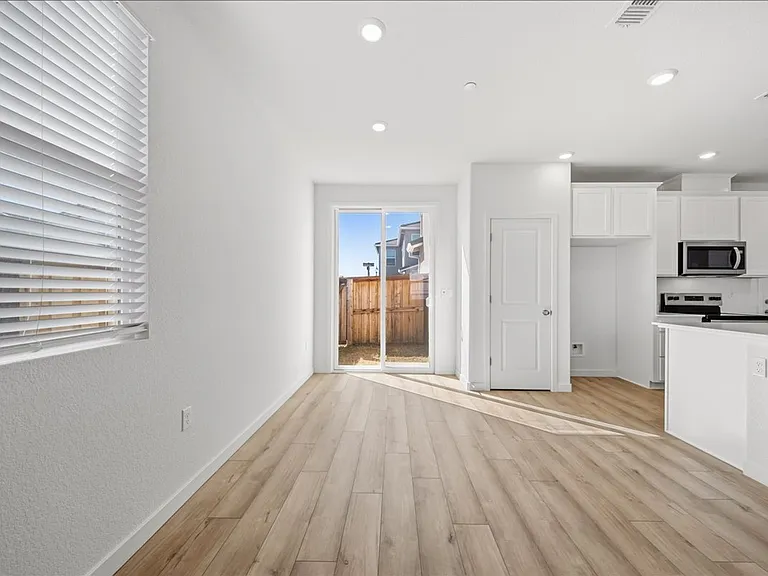 2416 Interstellar Ln — Photo 6