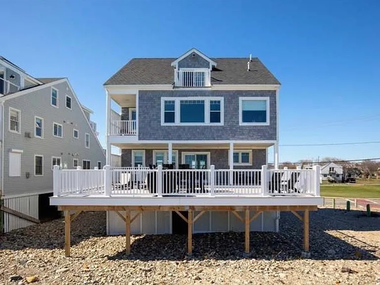 308 Ocean St — Photo 4