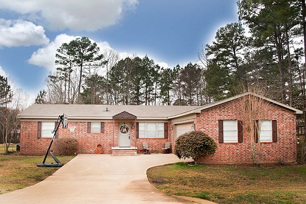 1st image of 2737 Lori Ln