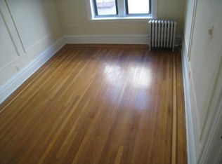 2562 35th St APT 2D, Astoria, NY 11103