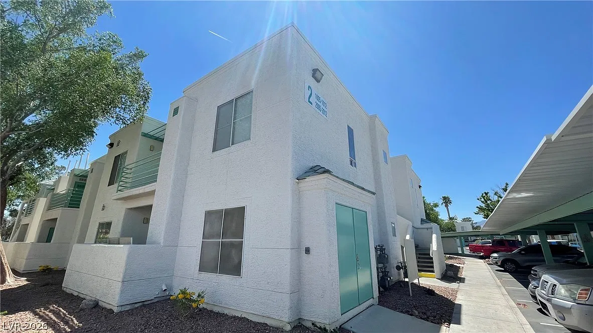 2 bed, 2.0 bath, 1002 sqft, $1,500 — Photo 3