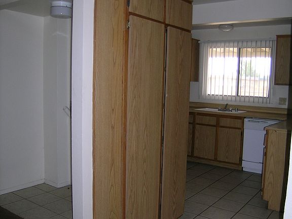 kitchen hallway & storage