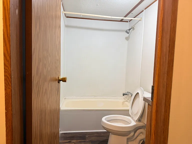301 Valley Village Ct — Photo 6