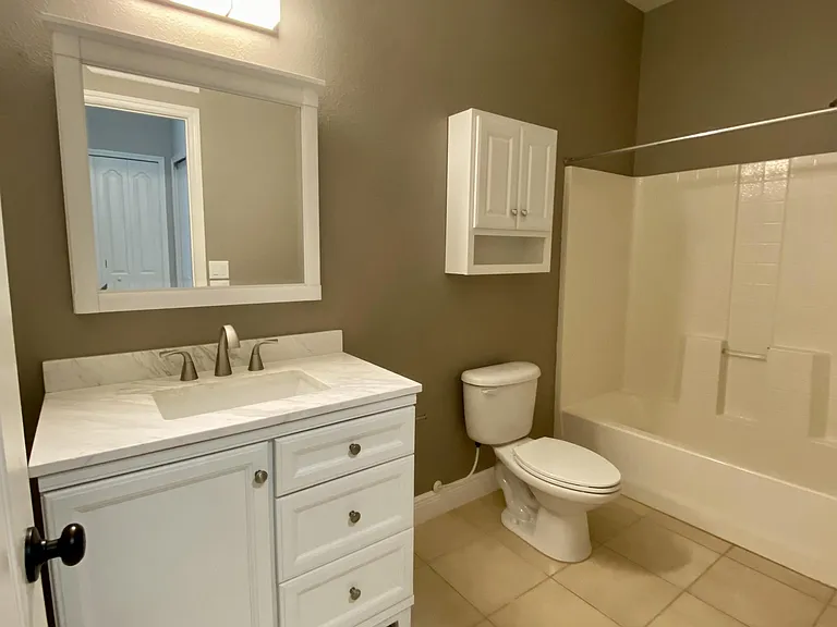 1343 Broken Oak Dr #B — Photo 12