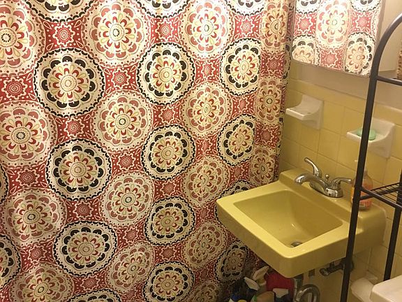5th image of 3411 Cresson St APT 6
