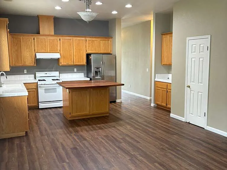 5136 Fawn Hollow Way — Photo 4
