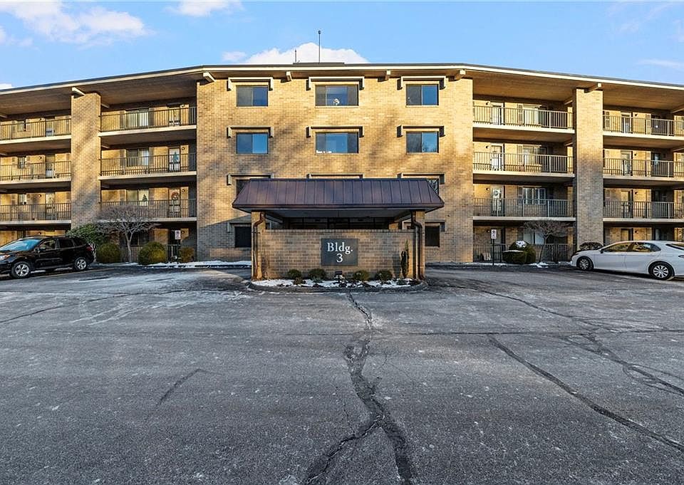 1st image of 650 E Greenwich Ave APT 3-102