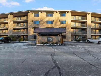 650 E Greenwich Ave APT 3-102, West Warwick, RI, 02893