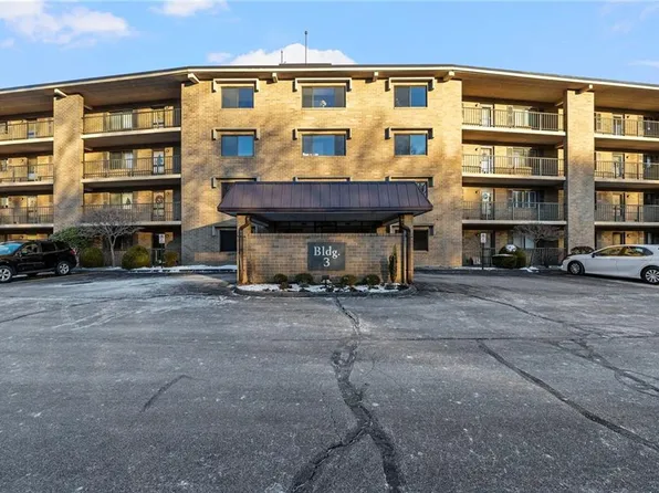 650 E Greenwich Ave APT 3-102, West Warwick, RI 02893