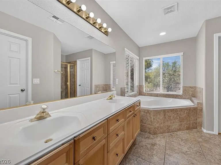 561 Aspen Leaf St — Photo 14