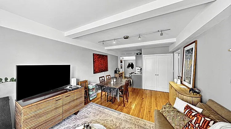 50 West 72nd Street — Photo 2