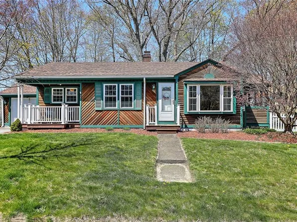 52 Lexington St, Woonsocket, RI 02895