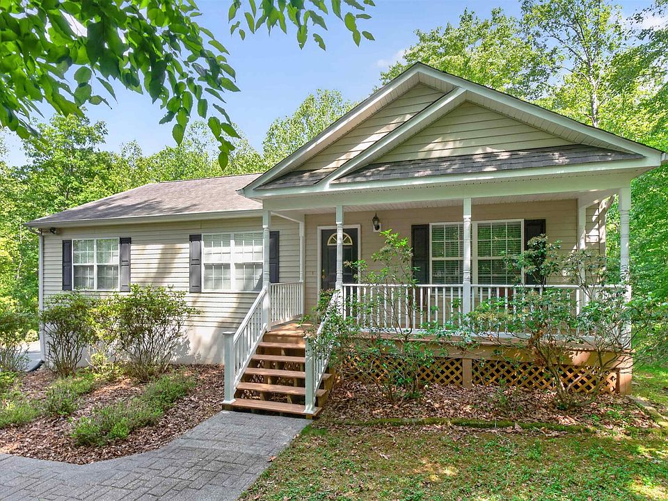1st image of 15 Blackwood Ln