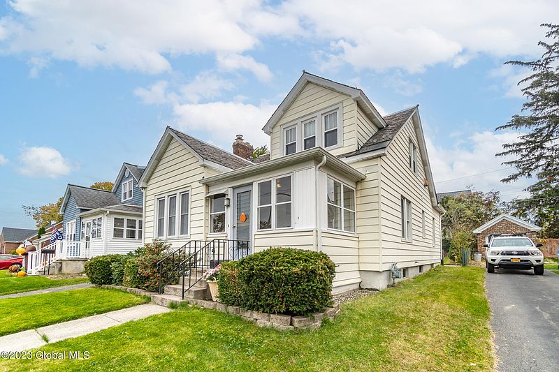 2nd image of 125 Van Schoick Avenue