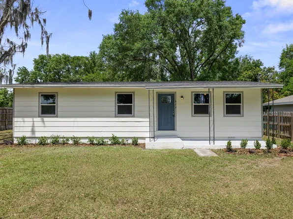 213 9th St SE, Fort Meade, FL 33841