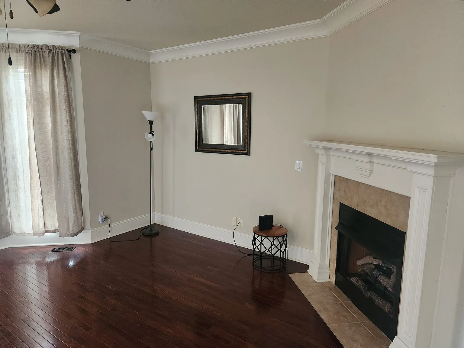 2 bed, 1937 sqft, $2,100 — Photo 2