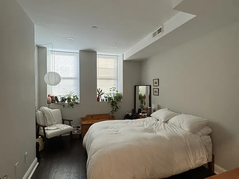 1 Strathmore Rd #A — Photo 6