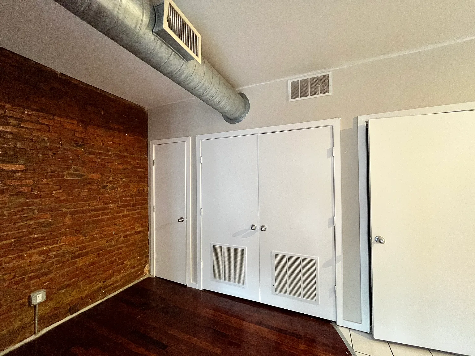 2 bed, 1100 sqft, $1,600 — Photo 4