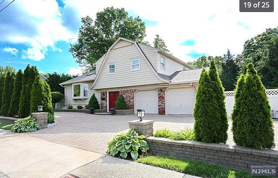 1st image of 221 Forest Ave