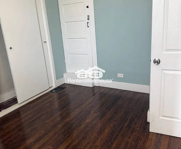 6706 Raymond Ave — Photo 5