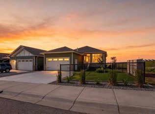 202 W Lake Dr, Coalhurst, AB T0L 0V2