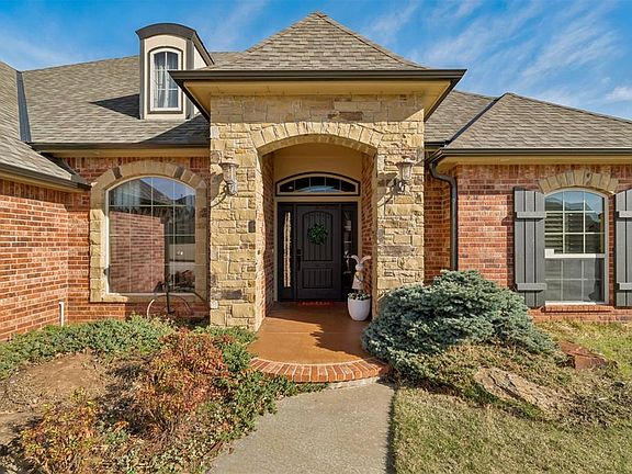 2nd image of 12611 Forest Oaks Dr
