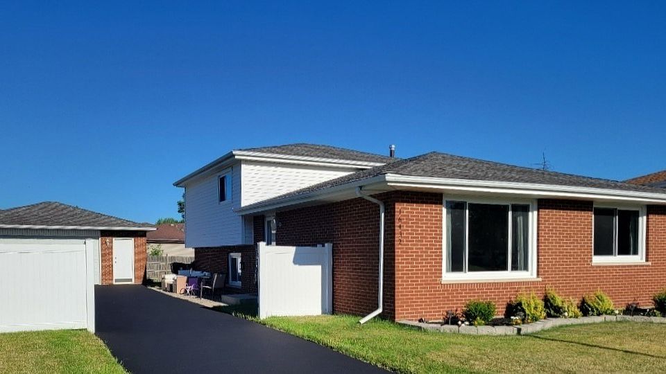 1st image of 16432 84th Ave