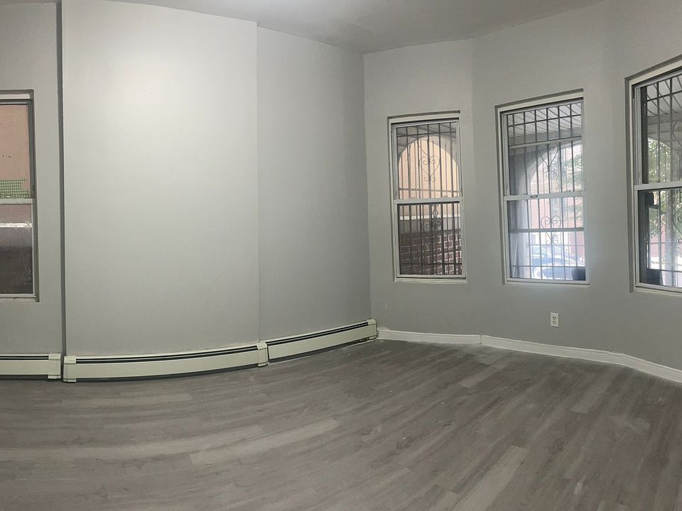 2nd image of 2759 Briggs Ave #2