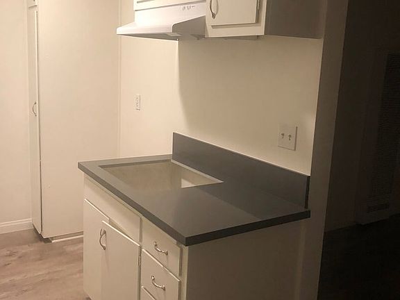 3rd image of 8377 Northgate Ave APT 8