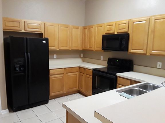 2nd image of 5200 Playpen Dr Unit 8