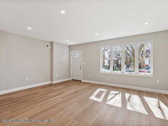 4th image of 235 Burbank Ave