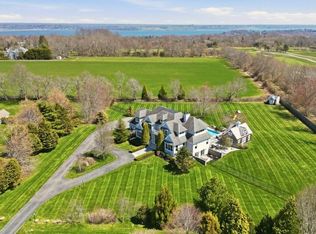 99 Meadowlark Ln, Portsmouth, RI 02871