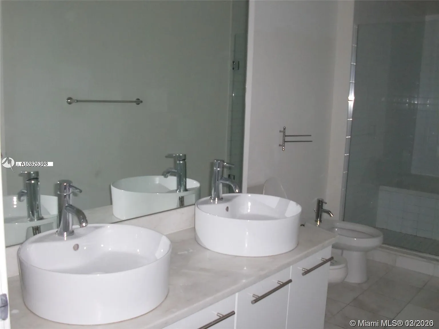1 bed, 1.5 bath, 845 sqft, $3,500 — Photo 3