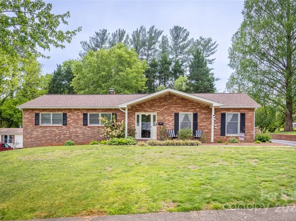 112 Pine St, Morganton, NC 28655