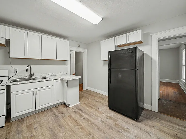718 California Ave #1 — Photo 3