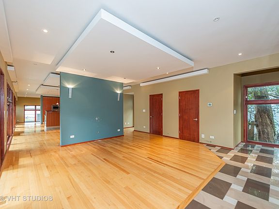 2nd image of 6116 N Avondale Ave