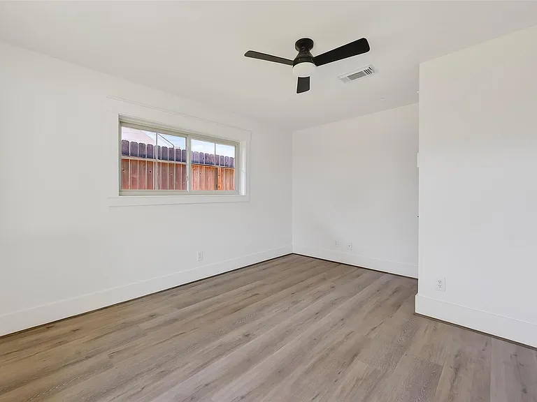 1906 Shadow Bend Dr — Photo 29
