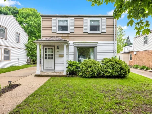 1627 East Eden PLACE, Saint Francis, WI 53235