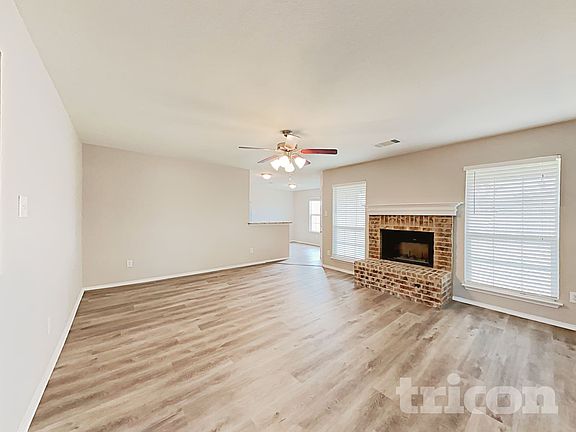 3rd image of 1005 Barbara St
